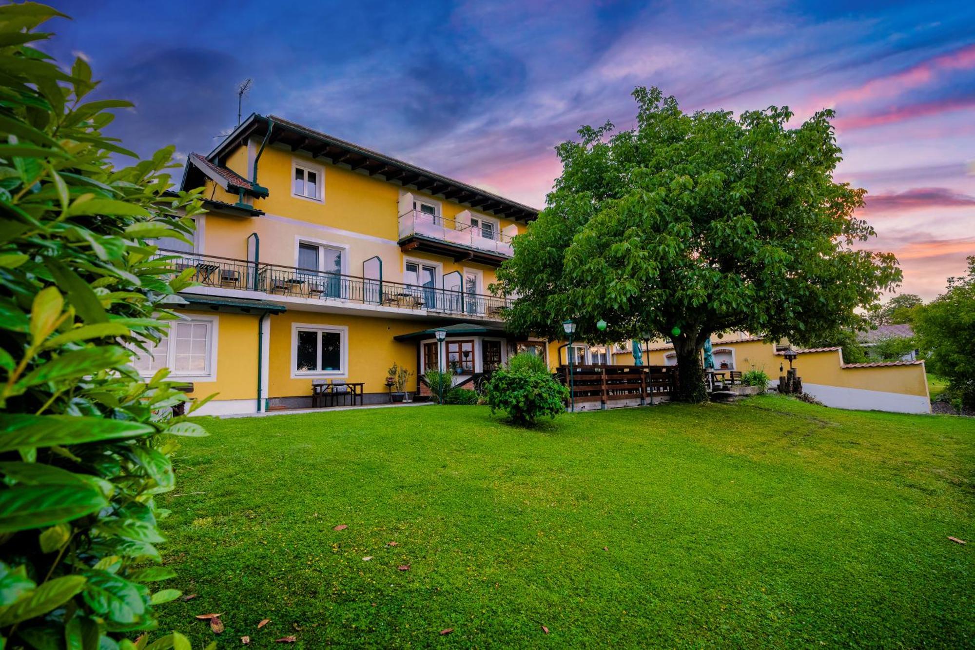 Pension Baumgartner-Berghof Obernberg am Inn Exterior foto